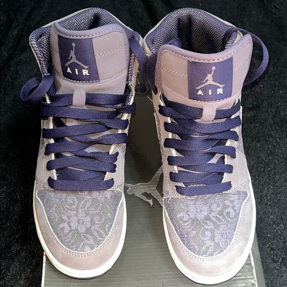 2010 Air Jordan 1 retro  Purple High Sneakers - Picture 2 of 10